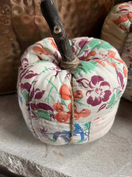 Vintage Country Quilt Pumpkins