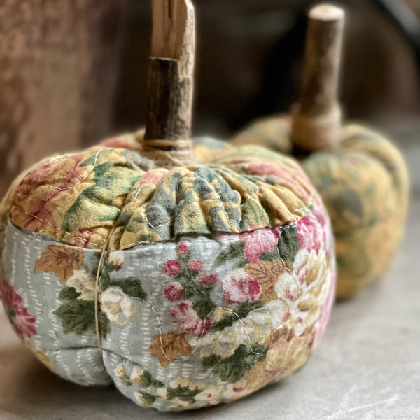 Vintage Quilt Pumpkins